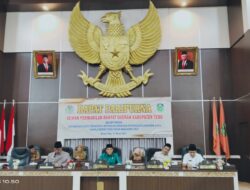 Rapat Paripurna DPRD Tentang LKPJ-Kinerja Bupati Kabupaten Tebo di Tunda