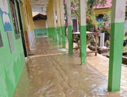 Rutin di Landa Banjir Bandang SD/N/217 Bukit Harapan Akibat Luapan Air Anak Sungai