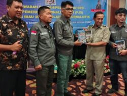 Dapat Pencerahan dan Buku Gratis dari Tokoh Pers Riau H Syafriadi, Lagu Ahmad Dhani Berdendang di Hati Para Peserta