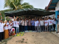 Ibu-Ibu di Pagar Puding Tebo Ulu, Tak Puas dengan Masa Jabatan Aspan, Kami Mau Pak Aspan Dilanjutkan Jadi Bupati Tebo 