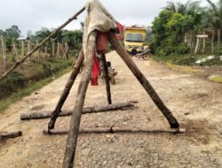 Kecewa Terhadap Manajemen PT Makin Warga Tanjung Sari Blokir Akses Jalan 